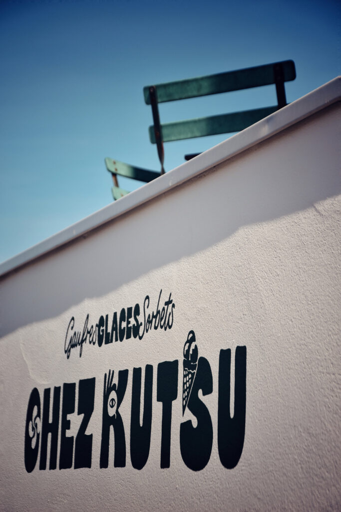 Design du logo de Chez Kutsu à Guéthary